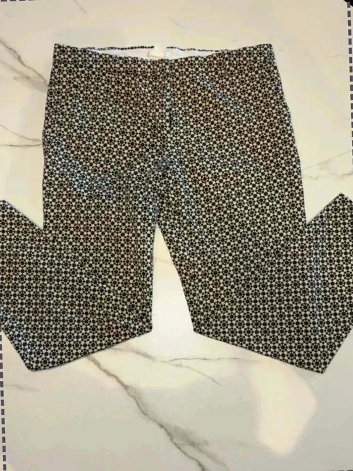 Jean blanc/noir - H&M - taille 40 - photo numéro 2