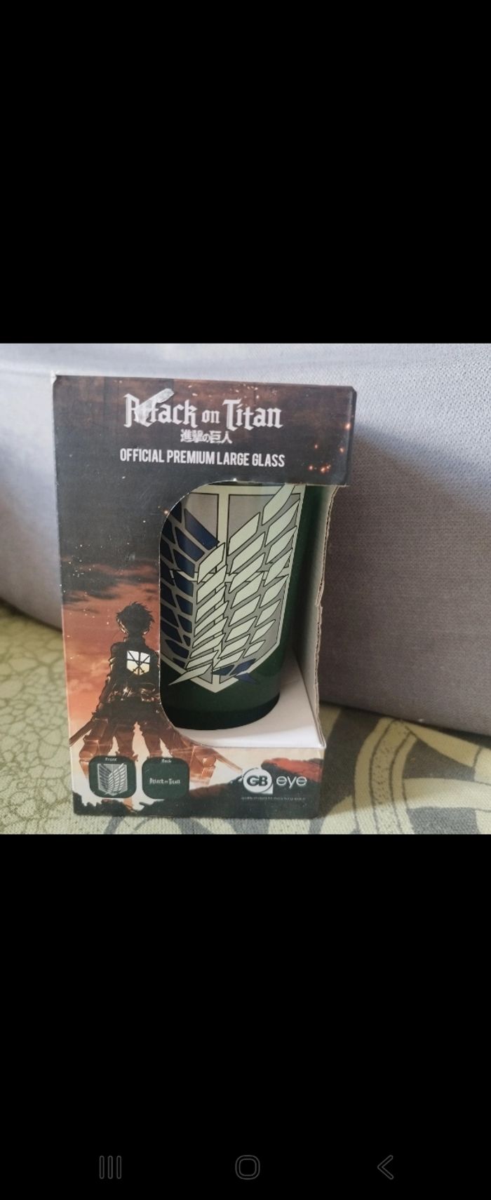 Mug attaque des titans