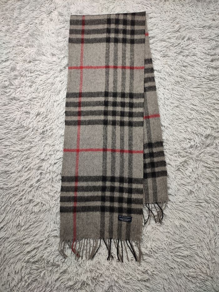 Écharpe Burberry vintage excellent état 90% laine merino 10% cachemire - photo numéro 2