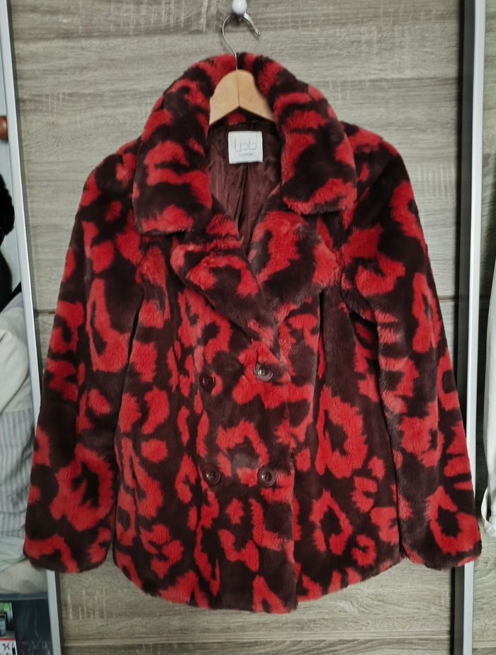 Veste courte fausse fourrure