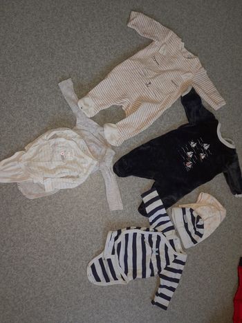 Lot grenouilleres et bodies 1