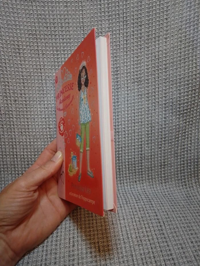 Princesse Léa et le trésor de l'hippocampe/ serie Princesse Académie T.31 - Bibliothèque rose - photo numéro 10