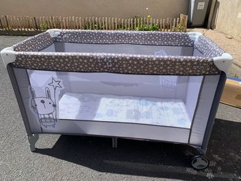 Lit parapluie + matelas