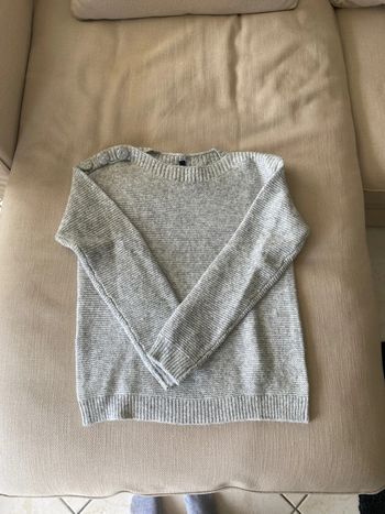 Pull gris
