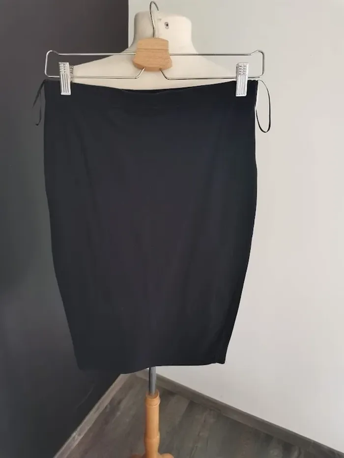 jupe noire Kiabi taille 38 40