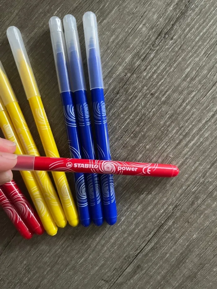 Lot feutres - photo numéro 5