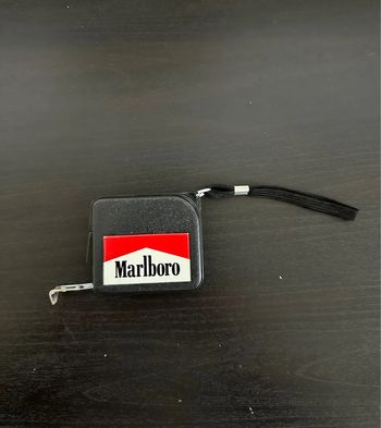 Mètre mesure Marlboro