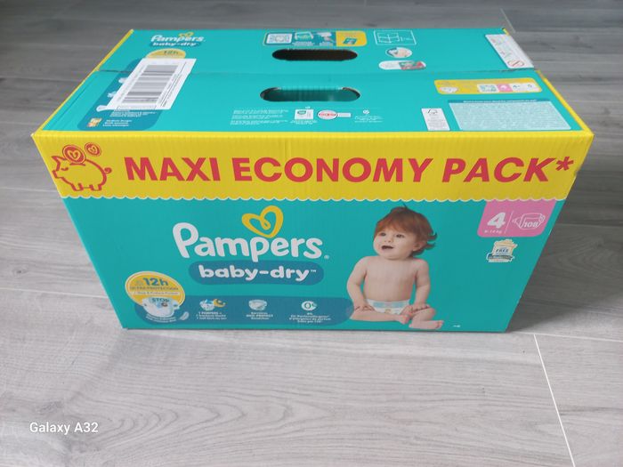 Couches pampers taille 4