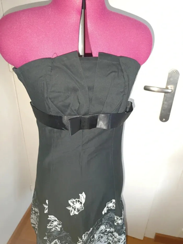 Robe bustier noire et blanche – taille 34 (très peu portée) - photo numéro 4