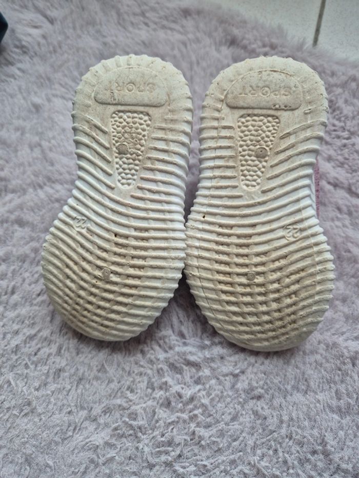 Chaussure bébé taille 22 - photo numéro 2