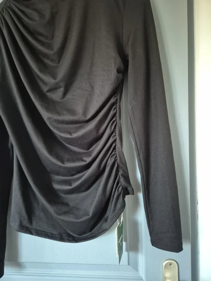 t shirt Halara neufTaille s - photo numéro 3