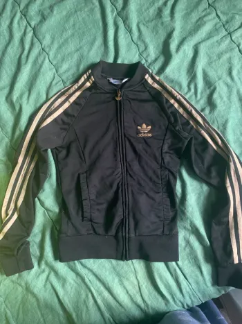 Gilet adidas doré et noir