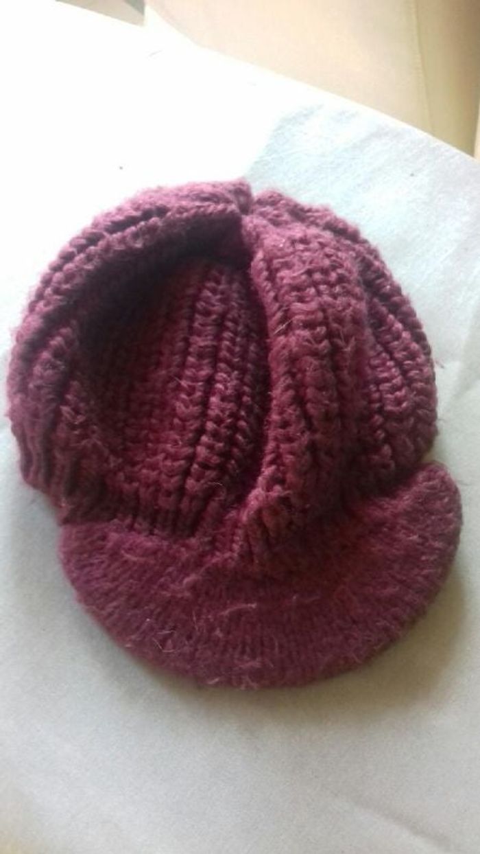 Casquette bordeaux en maille