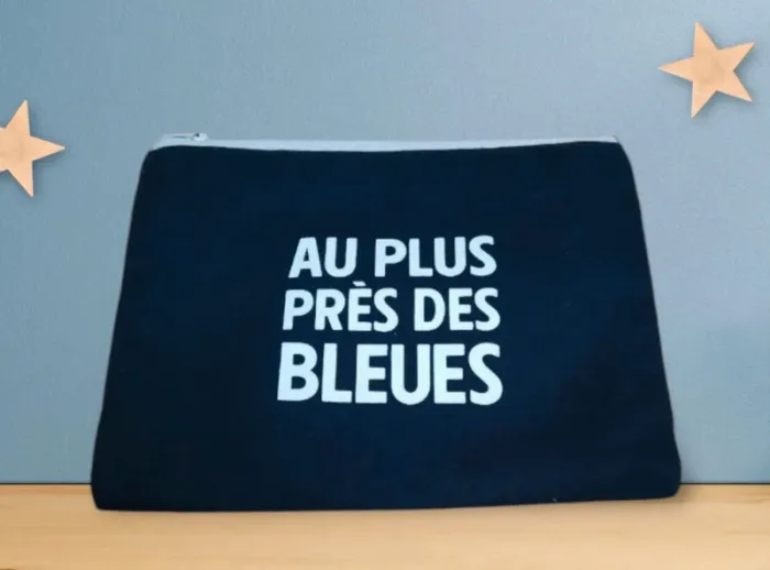 Trousse foot Aux plus près des Bleues - photo numéro 2