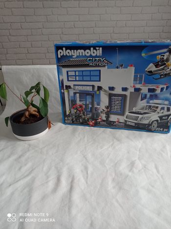 Playmobil 9372 poste de police et vehiculed