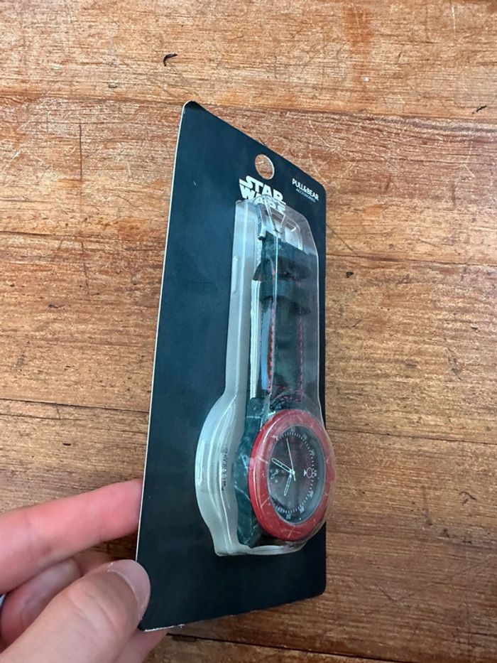 NEUF Montre noir rouge Star Wars Guerre des étoiles Disney Pull&Bear - photo numéro 5