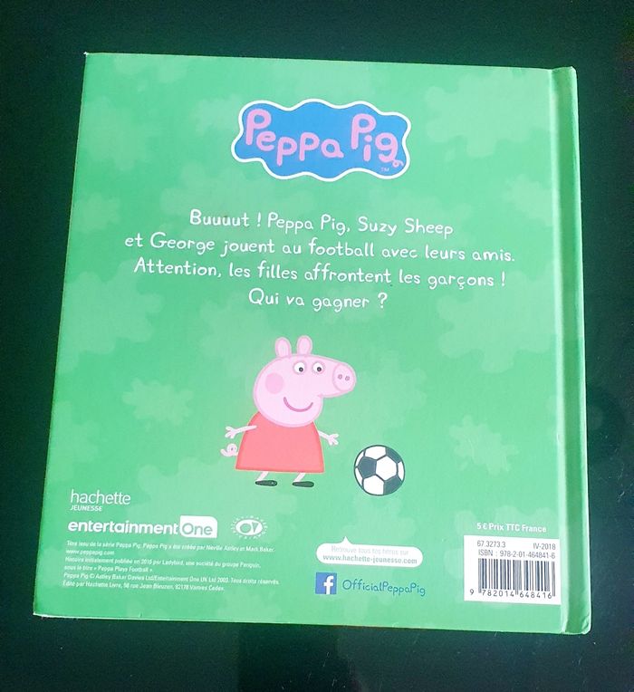 Livre Peppa joue au football - photo numéro 3