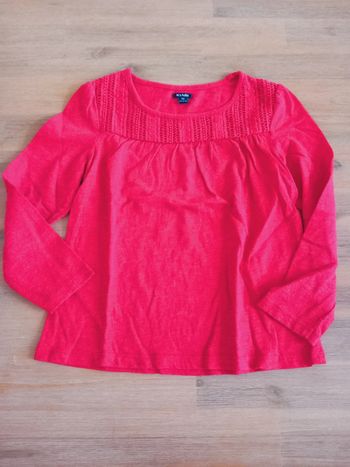 T-shirt rouge à dentelle KIABI – 5 ans