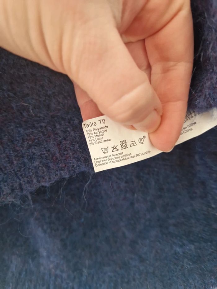 Pull femme hiver col V bleu marine TBE taille XS monoprix - photo numéro 3