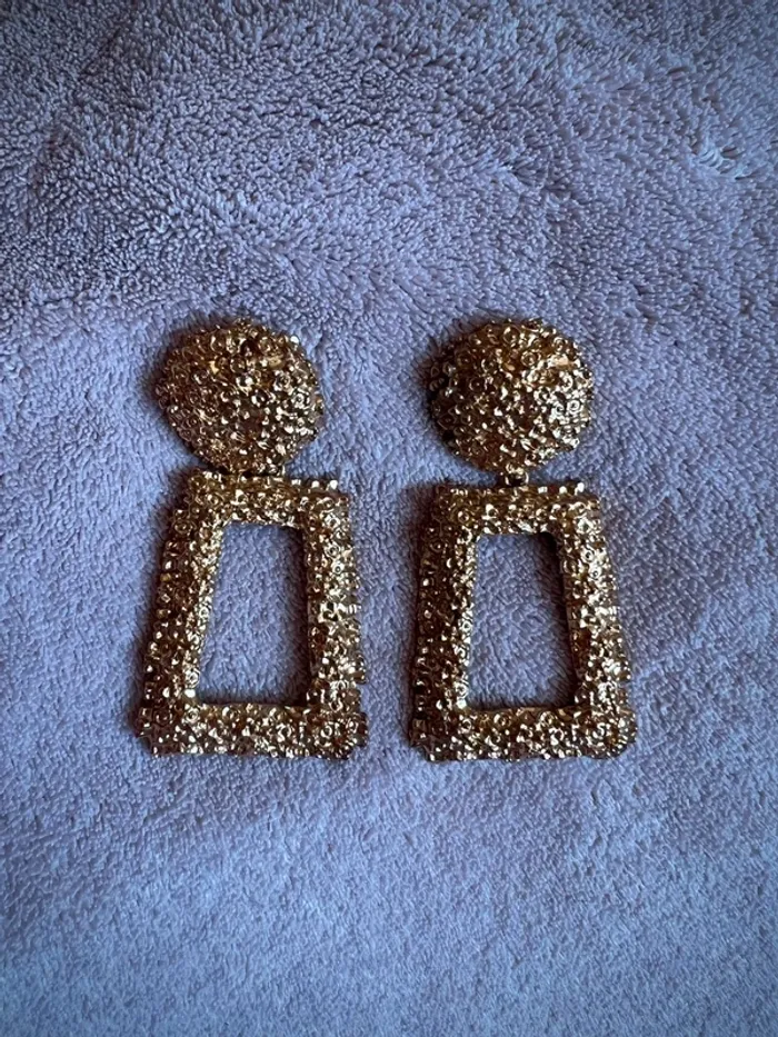 Boucles d’oreilles dorées - photo numéro 2