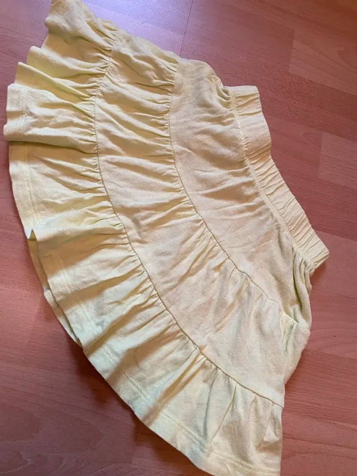 Jupe jaune H&M Taille 116 - 5-6 ans - photo numéro 2