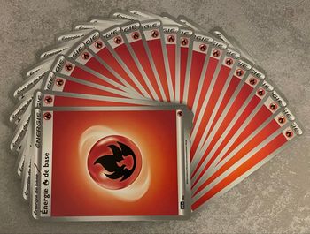 Lot 20 cartes Pokémon énergie feu