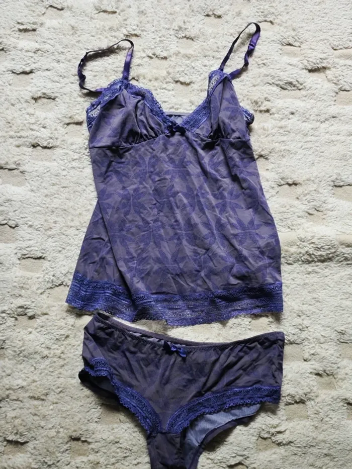 Lot sous vêtements, maillots de bain et nuisettes - photo numéro 8