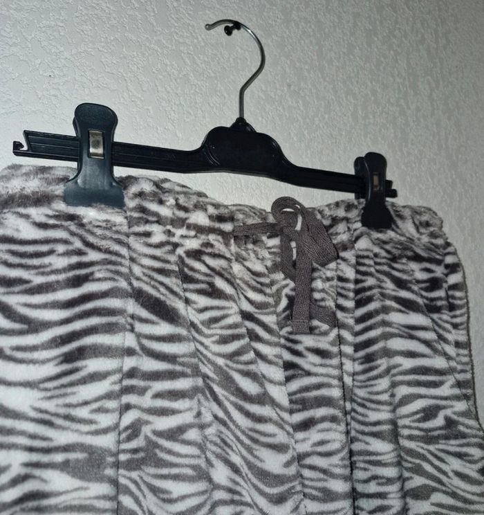 Joli ensemble pyjama - photo numéro 2