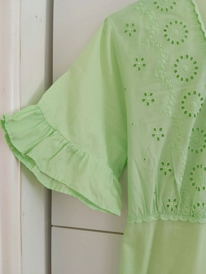 Chemise de nuit vintage à porter en robe
taille estimée à confirmer avec les mesures. - photo numéro 4