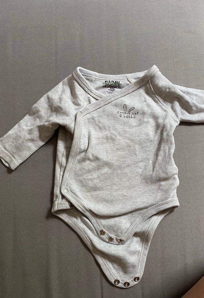 Vêtement 1 et 3 mois - photo numéro 3