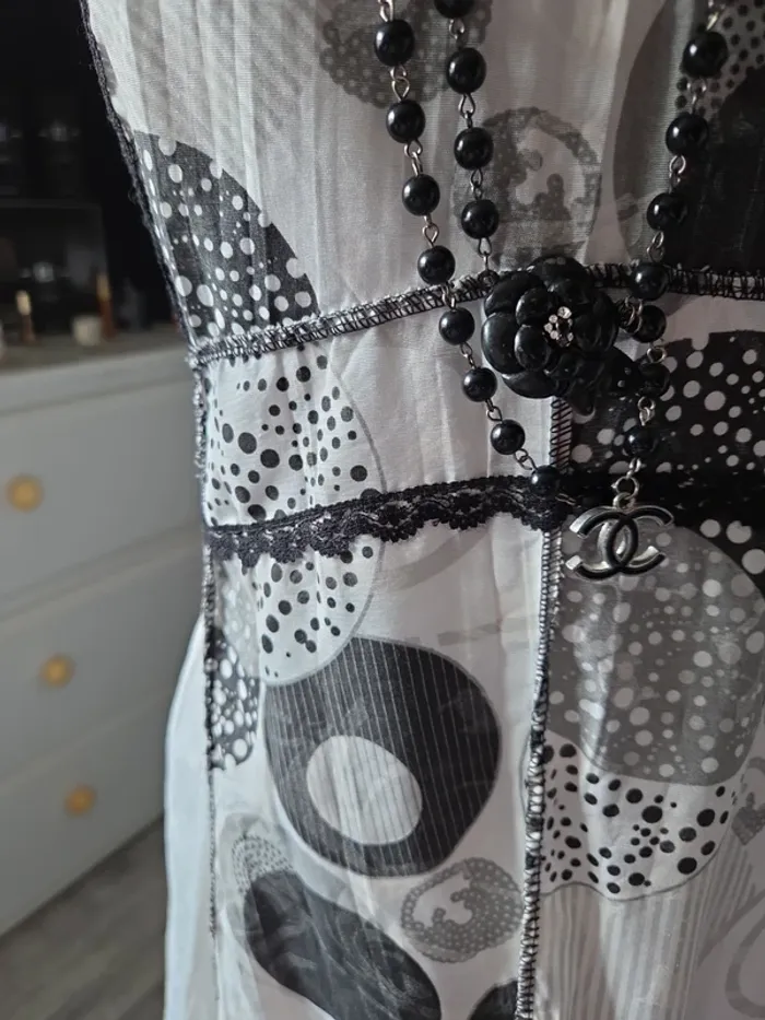 Robe Doublé et réglabe Noir et Blanche de chez Sensation en Taille Unique - photo numéro 3