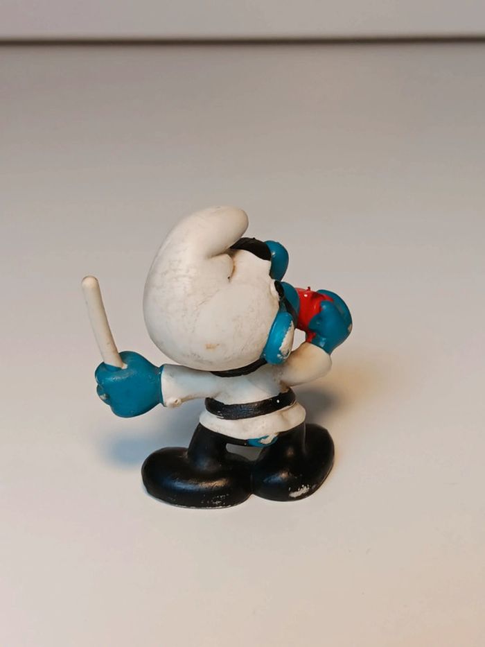 Figurine vintage 1981 Schtroumpf police schleich peyo made in portugal - photo numéro 4