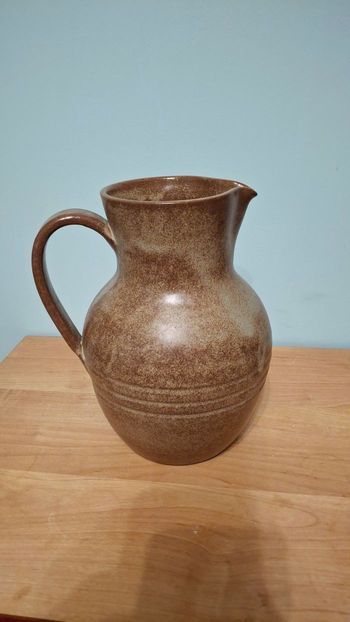 Carafe, cruche, pichet en céramique