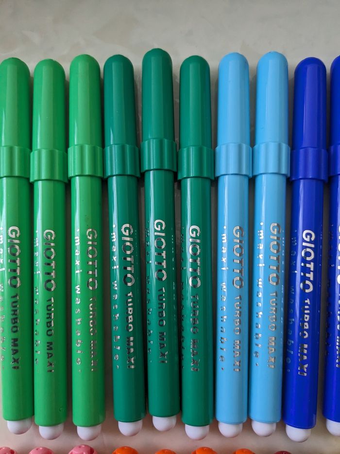 Lot de 34 feutres Giotto Turbo Max à pointe large. - photo numéro 7