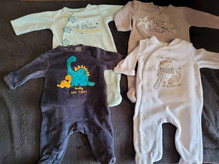 Lot 1 mois pyjamas velour