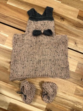 Robe et Chausson en Laine Fait Maison