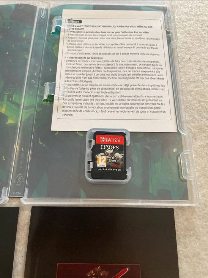 Hades Jeu Nintendo Switch FR Comme Neuf - photo numéro 3