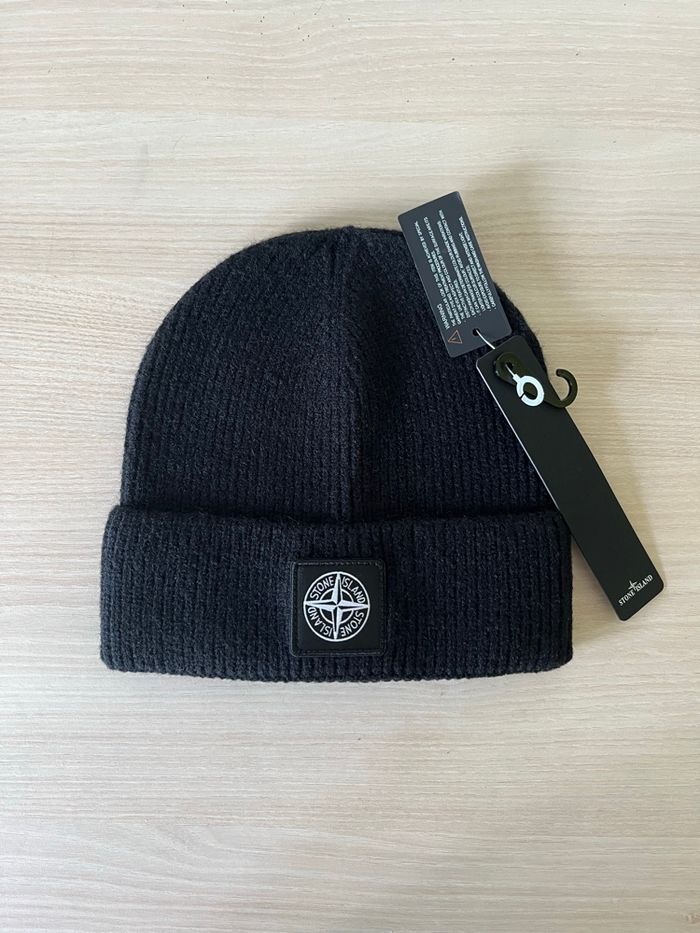 Bonnet Stone Islande - photo numéro 2