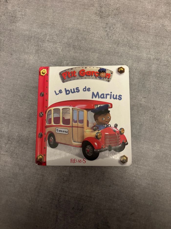 Livre, petit garçon, le bus de Marius