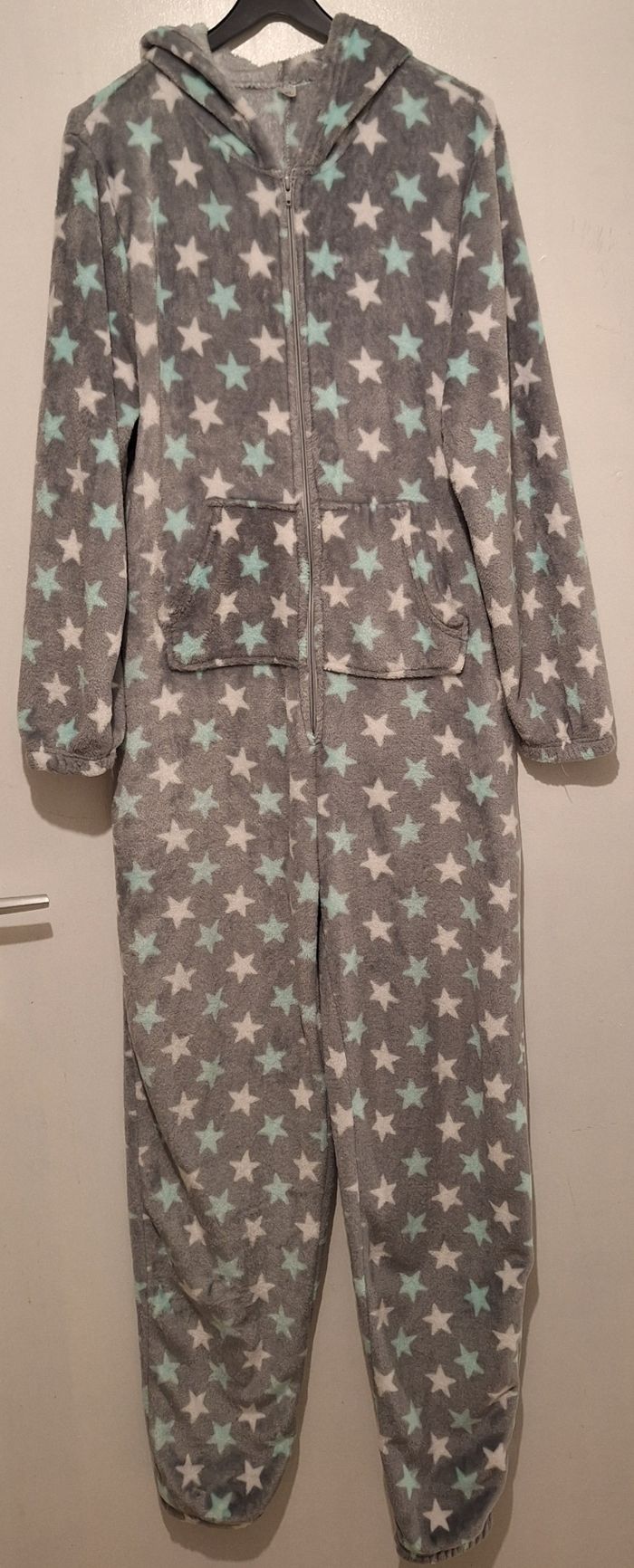 Combinaison polaire zippée imprimée d'étoiles avec une capuche