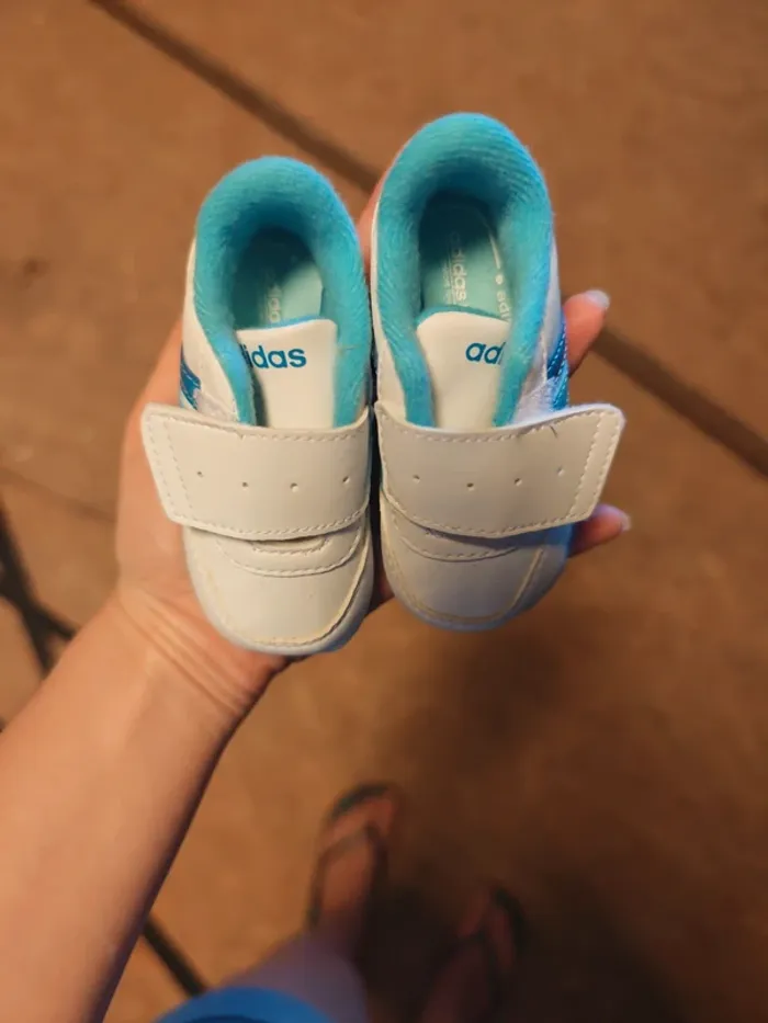 Basket adidas bébé 18 - photo numéro 3