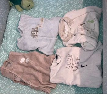 Lot 4 pyjamas bon état