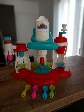 Machine à glaces Play Doh