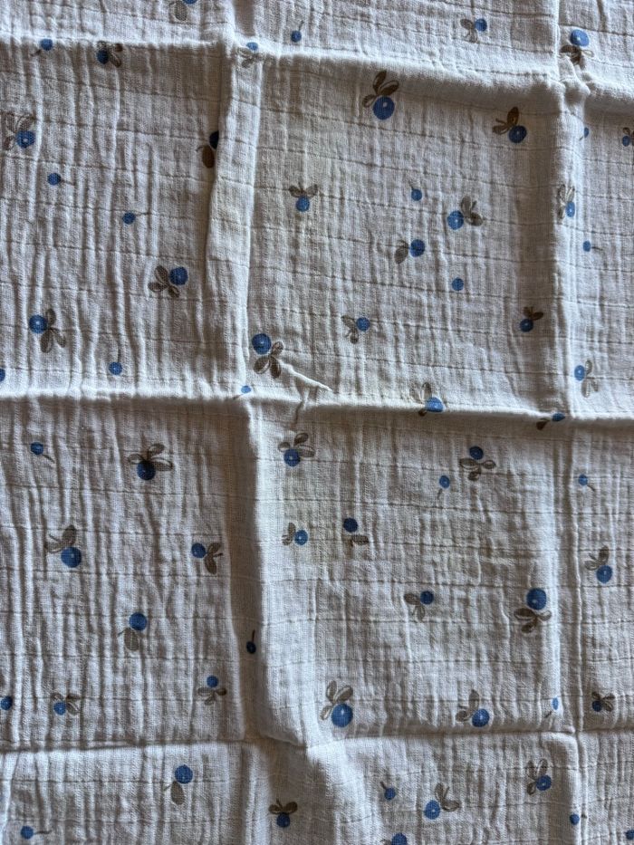 Lot 2 langes bébé 65x65cm IKEA lapins et fleurs - photo numéro 2