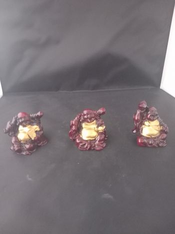 3 petites statuettes de Bouddha