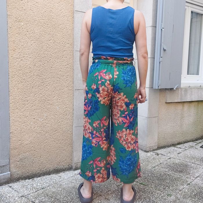 Magnifique pant Stradivarius neuf 38 - photo numéro 3