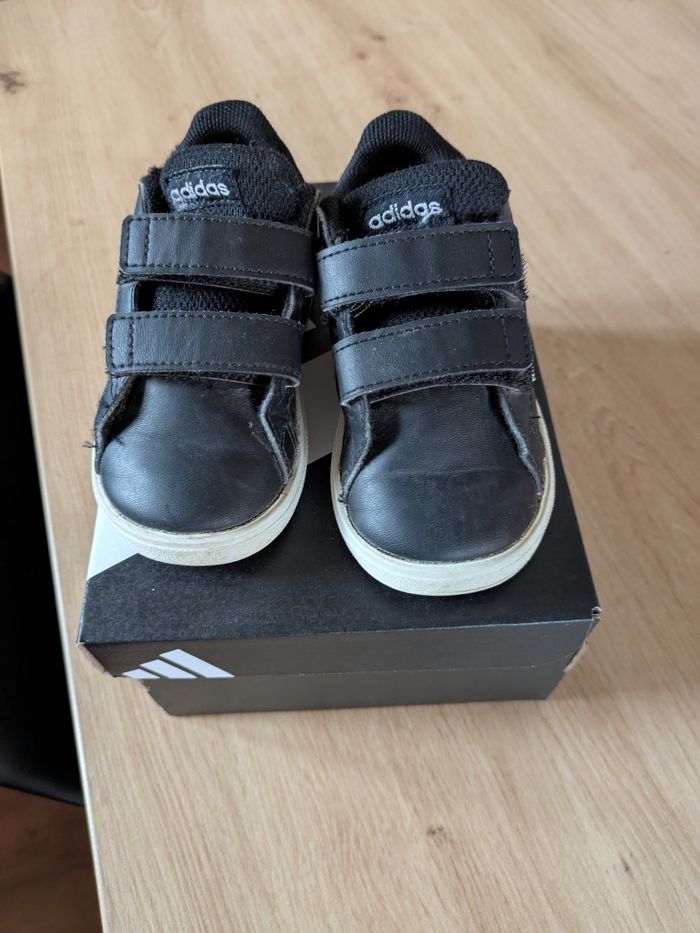 Baskets à scratch adidas 22 - photo numéro 2