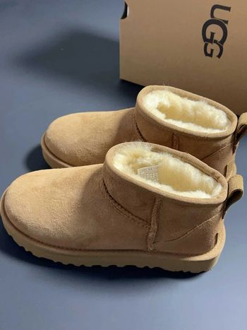 UGG Ultra Mini 36