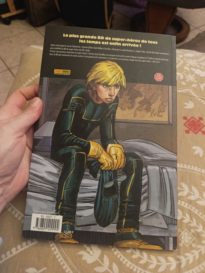 BD Kick-Ass, Tome 1 - Millar & Romita Jr. (Édition Panini Comics) - photo numéro 2