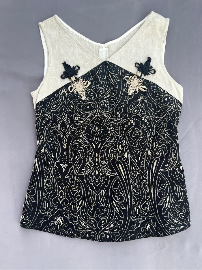 Top sans manches broderie florale